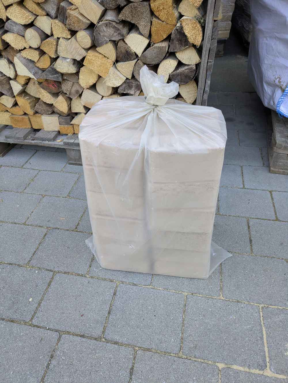 Briketts eckig   25 kg Sack