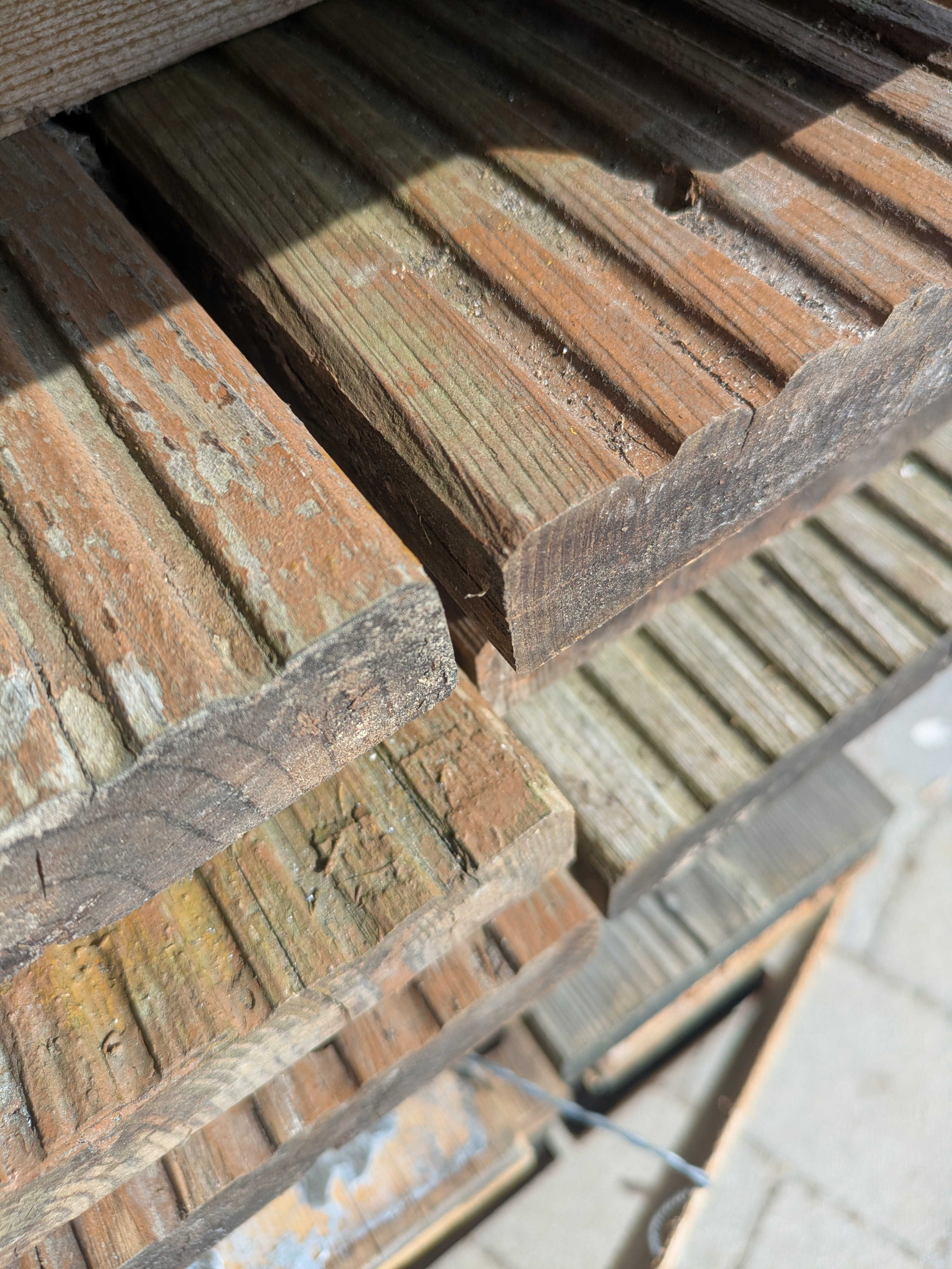 Terrrassendiele geriffelt Lärche